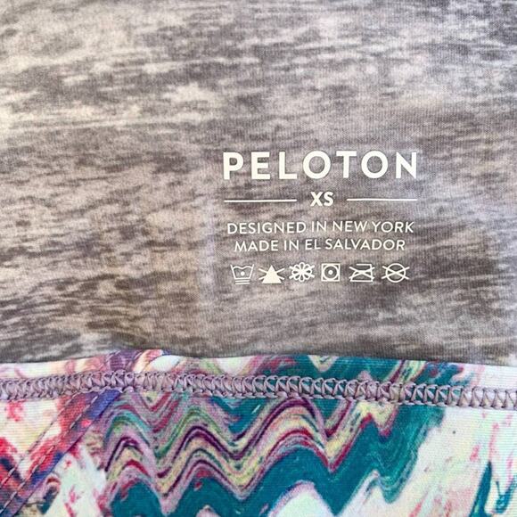 Peloton Sports Bra High Neck River Rock Wavy Groovy Top NWOT XS - Picture 8 of 11